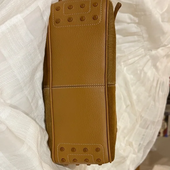 Vintage TOD’S Tan Suede/Natural Hair Shoulder Bag. - Picture 5 of 7